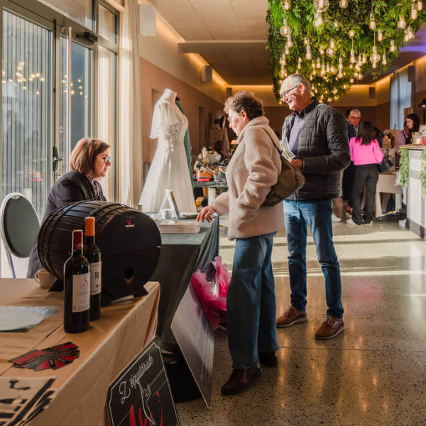 2025-11-08SALONDUMARIAGELESHARAS-29