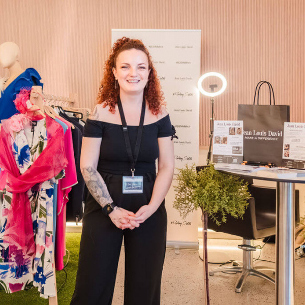 2025-11-08SALONDUMARIAGELESHARAS-38