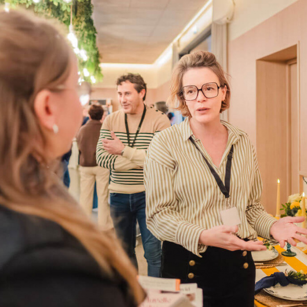 2025-11-08SALONDUMARIAGELESHARAS-90