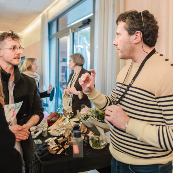 2025-11-08SALONDUMARIAGELESHARAS-82