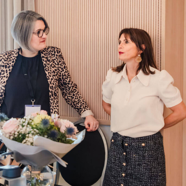 2025-11-08SALONDUMARIAGELESHARAS-27