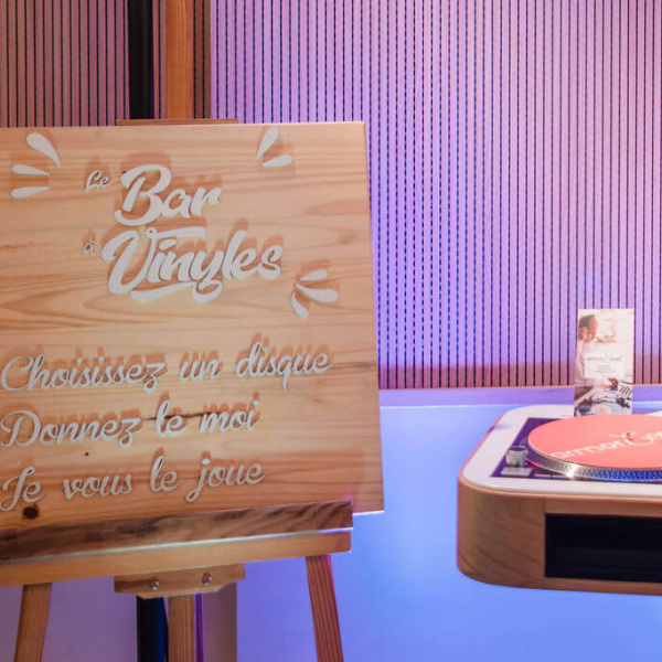 2025-11-08SALONDUMARIAGELESHARAS-12