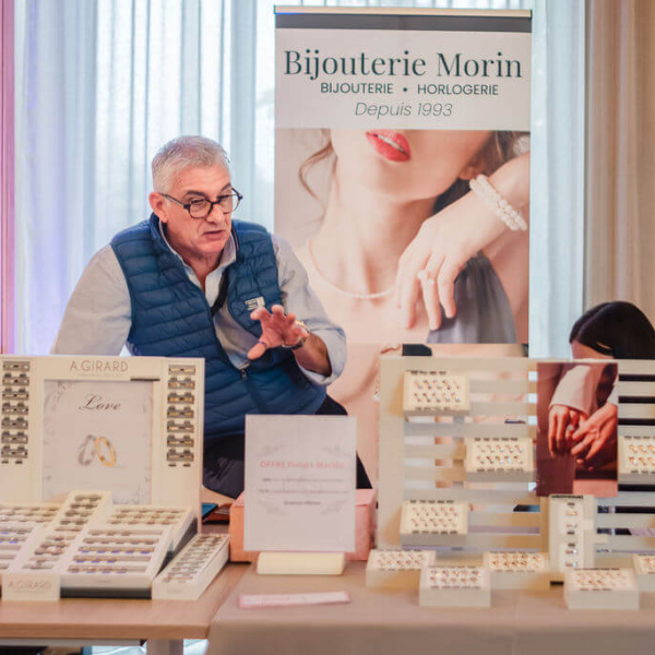 2025-11-08SALONDUMARIAGELESHARAS-5