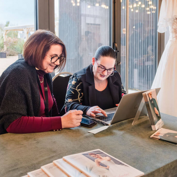 2025-11-08SALONDUMARIAGELESHARAS-47