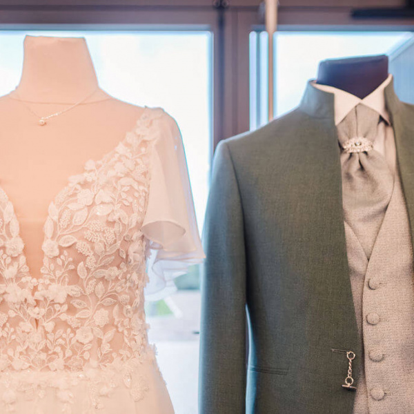 2025-11-08SALONDUMARIAGELESHARAS-86