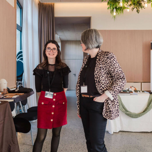 2025-11-08SALONDUMARIAGELESHARAS-42