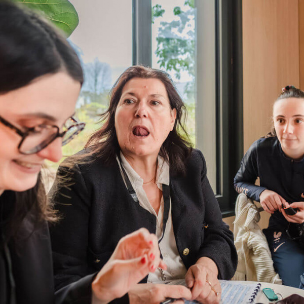 2025-11-08SALONDUMARIAGELESHARAS-72