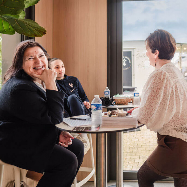 2025-11-08SALONDUMARIAGELESHARAS-61