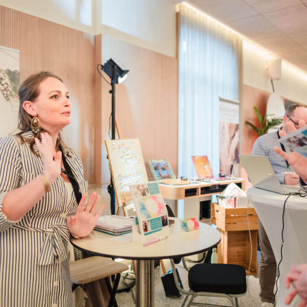 2025-11-08SALONDUMARIAGELESHARAS-80