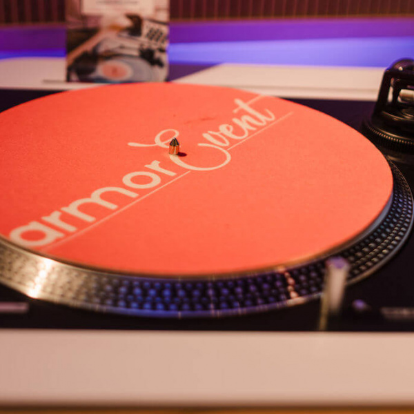 2025-11-08SALONDUMARIAGELESHARAS-16