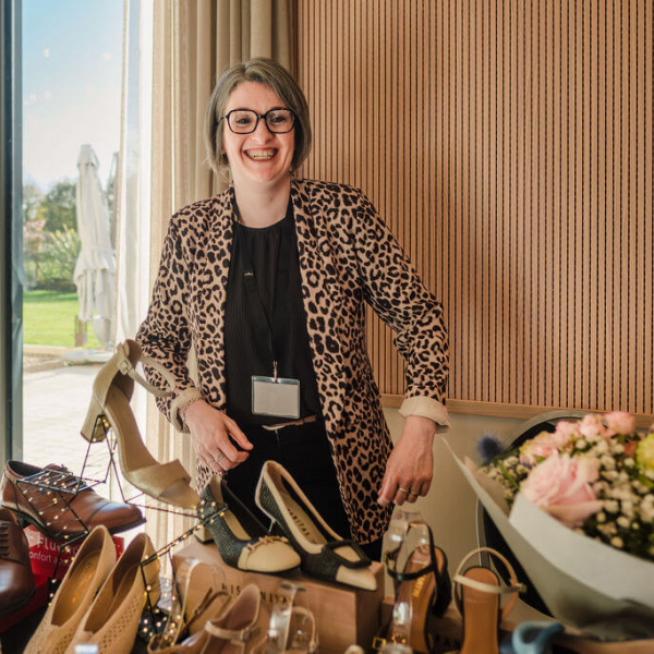 2025-11-08SALONDUMARIAGELESHARAS-36